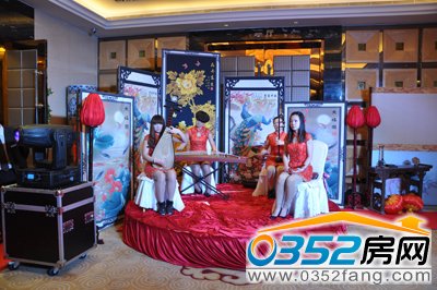 門(mén)口古典樂(lè)隊(duì)