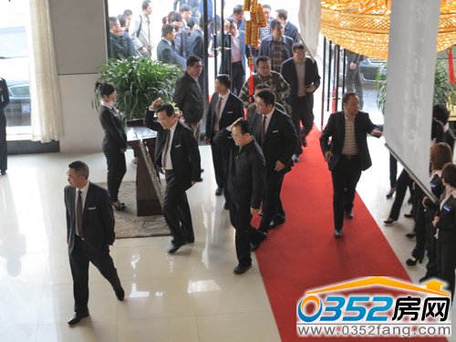 市長蒞臨億豐世貿視察指導