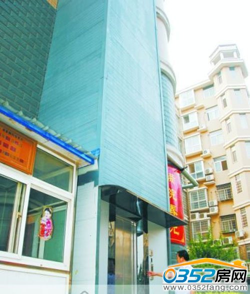 鄭州居民花20萬自建電梯