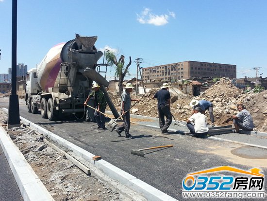 清遠(yuǎn)大街鋪設(shè)中