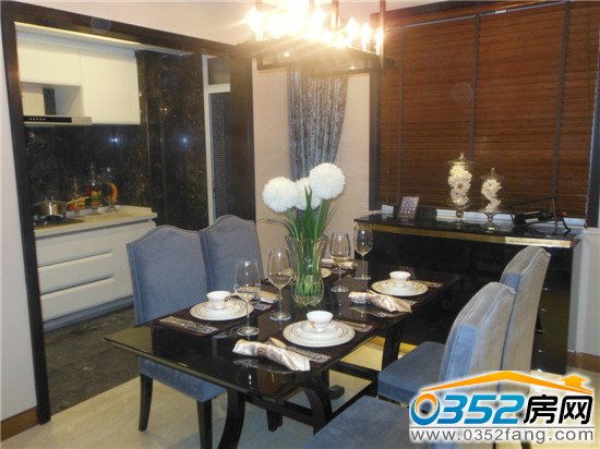 餐廚一體的布局讓空間更為實用