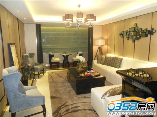 4.2米大間距的客廳以及餐廳客廳分開的大廳布局使得功能更加專一