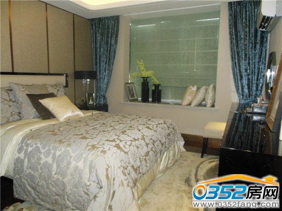 主臥設(shè)計溫馨舒適