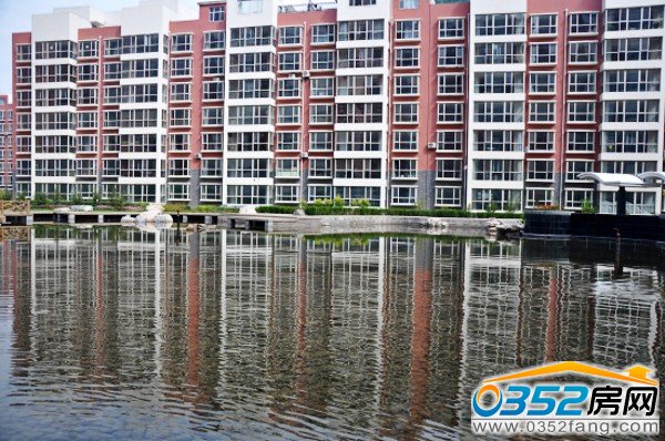 美好新里程社區(qū)中心人工湖