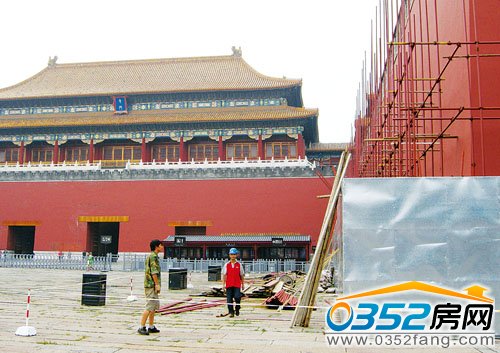 4日北京故宮雁翅樓旁已豎起了腳手架和圍擋