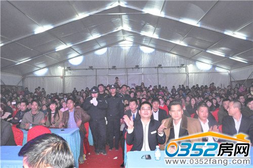 活動(dòng)現(xiàn)場(chǎng)吸引眾多市民前來(lái)捧場(chǎng)