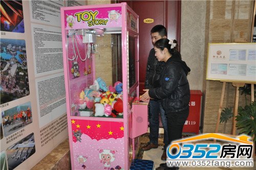 娃娃機帶給年輕客戶無限歡樂