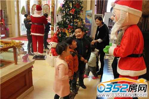 恒大綠洲為廣大業(yè)主和客戶們精心準(zhǔn)備了一場精彩而豐富的圣誕活動