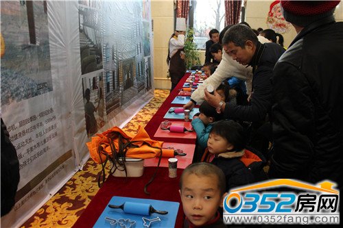 圣誕姜餅人親子DIY區(qū)讓孩子們玩的不亦樂乎