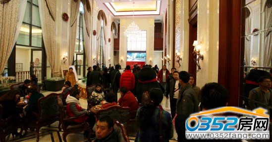 “江鴻購房節”現場人影綻動