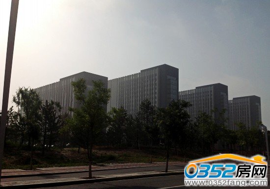 五醫院住院部(由右向左依次為:住院四部、三部、二部、一部)