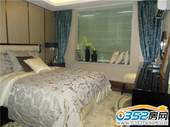 中央美域132.21㎡樣板房-----充滿生活情調的主臥