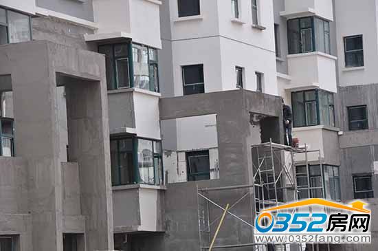 府南街8號 府南街8號項目樓體單元門建設過程中