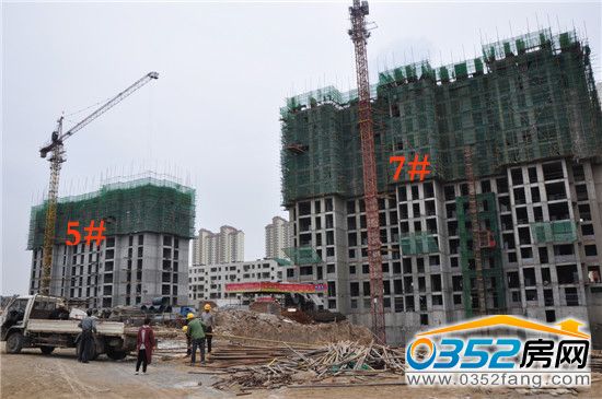 尚雅名都二期5號樓(左)、7號樓(右)工地圖