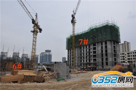尚雅名都二期6號樓(左)、7號樓(右)施工現場