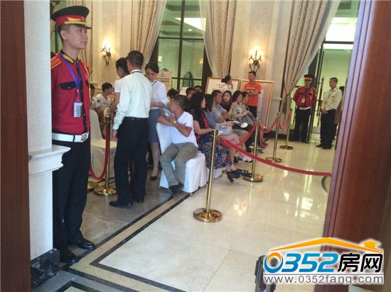 倫敦街新老客戶