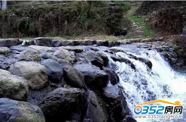 221723107e2a323e225309.jpg lingqiu.jpg