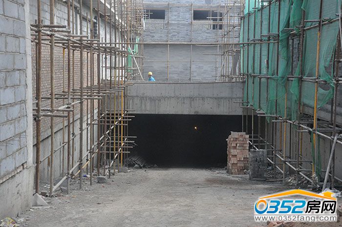 10152452668ad3aec70477.jpg 商鋪地下車庫.JPG