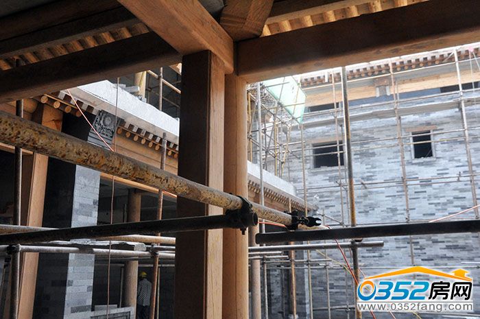 111547418bee2f93a93425.jpg 四梁八柱近照改.jpg